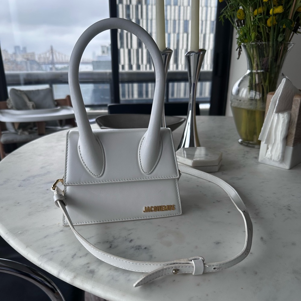 Jacquemus Elegant White Mini Bag - Picture 3 of 11